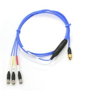 Câble blindé 4-conducteurs 1,5 mètres 4-broches plug à (3) 10-32 plugs...