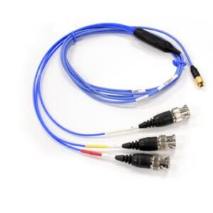 Câble 4-conducteurs 1,5 mètres mini 4-broches plug à (3) BNC plugs...