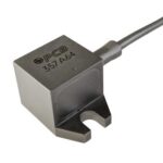 Accéléromètre UHT-12™, sortie mode de charge, +649°C, 1,15 pC/g, boîtier isolé électriquement, monta...