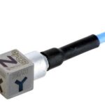 Accéléromètre triaxial miniature ICP® (1.0 g.) 10 mV/g - câble fourni 3 mètres • Sensibilité : 10 m...
