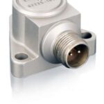 Accéléromètre, piézoelectrique, 100 pC/g, -54 °C à +260 °C, sortie différentielle, montage ARINC, 60...