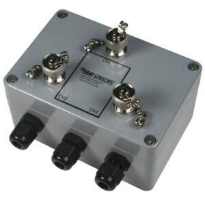 Boitier de raccordement en Fiberglass • Nombre de voies : 3 • Connecteurs internes : BNC • Fournis...