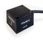 Capteur triaxial à capacité variable VC MEMS 50 g, montage par goujon Idéal pour les mesures de choc...
