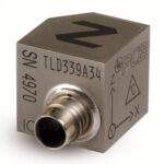 Accéléromètre triaxial UHT-12™, ICP® 50 mV/g, température +163° C – TEDS 1.0 • Sensibilité : (±10%)...